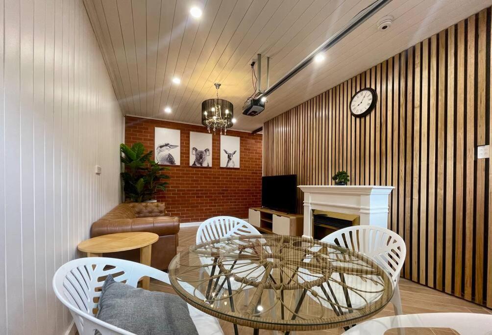 Lovely Brick Cottage With Amazing Water View Hobart Buitenkant foto